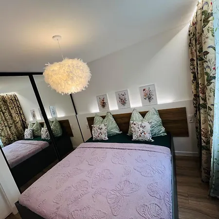 Sparrow Apartmens *